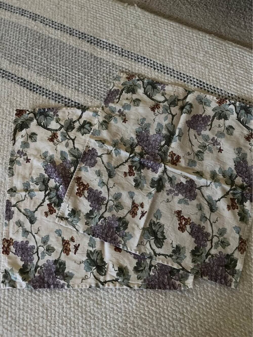 Set of 2 Waverly Garden Room Table Napkins Cotton India Grapes Vineyard Cottage